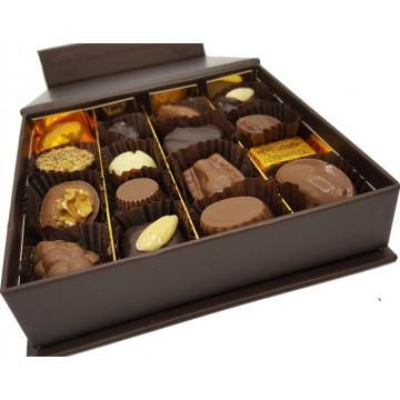 Luxe box met 16 Belgische bonbons