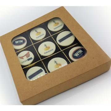 9 bonbons met logo in luxe Craftbox
