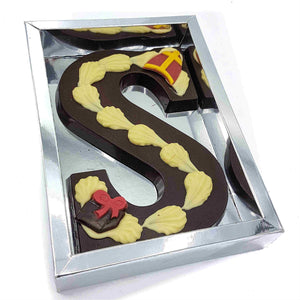 Luxe Chocoladeletter S Puur 225 gram met decoratie - bonbons -chocolade - Chocoladebox.nl