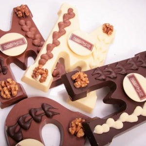 Luxe Chocoladeletter S met logo 225 gram Pure chocolade - bonbons -chocolade - Chocoladebox.nl